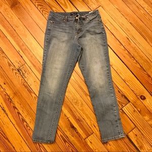 Bandolino Karyn Boyfriend Jeans Size 10